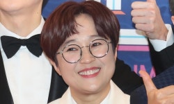 나이 들면 생기는 병…송은이가 요즘 진단 받은 '퇴행성' 목디스크 | 위키트리 나이 들면 생기는 병…송은이가 요즘 진단 받은 '퇴행성' 목디스크 
