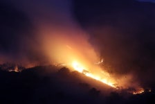 산청·의성 대형 산불, 진화 난항...24일 강풍 예고에 초비상 (사진) | 위키트리 산청·의성 대형 산불, 진화 난항...24일 강풍 예고에 초비상... 