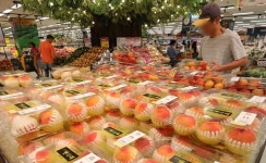 대형마트 “공격적인 할인” 선언 직후…돌연 비상 걸린 여름철 대표 과일 | 위키트리 대형마트 “공격적인 할인” 선언 직후…돌연 비상 걸린... 