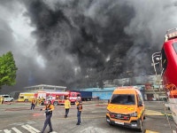 검은 연기 확산...광주 금호타이어 공장 화재 대응 2단계 (사진) | 위키트리 검은 연기 확산...광주 금호타이어 공장 화재 대응 2단계 (사진)