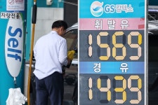 순식간에 10% 급등해 버렸다…가급적 이번 주말 주유소 꼭 가야 한다 (+이유) | 위키트리 순식간에 10% 급등해 버렸다…가급적 이번 주말... 