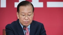 사면초가 내몰린 권영세... ’당원권 3년 정지’ 위기 | 위키트리 사면초가 내몰린 권영세... ’당원권 3년 정지’ 위기