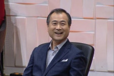 딱 두 팀뿐... 영화평론가 이동진이 꼽은 인생 최애 한국밴드 | 위키트리 딱 두 팀뿐... 영화평론가 이동진이 꼽은 인생 최애 한국밴드