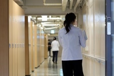 의대 신입생 판도 뒤집혔다…'여학생'이 50% 이상 차지 | 위키트리 의대 신입생 판도 뒤집혔다…'여학생'이 50% 이상 차지