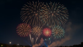 추위 오기 전 마지막 기회…이번 주말, 이곳에서 불꽃축제 열린다 | 위키트리 추위 오기 전 마지막 기회…이번 주말, 이곳에서 불꽃축제 열린다