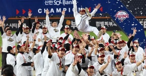 롯데 자이언츠, 김용수 코치 영입 하루만에 계약 철회 | 위키트리 롯데 자이언츠, 김용수 코치 영입 하루만에 계약 철회