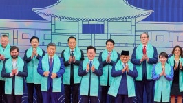 인스타에서 보고... 4대궁 외국인 관광객 폭증 이유 한복체험 | 위키트리 인스타에서 보고... 4대궁 외국인 관광객 폭증 이유 한복체험