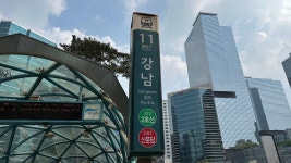 군산서 흉기 들고 거리 배회… 60대 남성, 경찰에 붙잡힌 후 진술한 내용 | 위키트리 군산서 흉기 들고 거리 배회… 60대 남성, 경찰에 붙잡힌 후... 