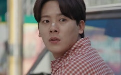 입소문 났나…윤계상 명품 연기력으로 월화극 시청률 1위 등극한 한국 드라마 | 위키트리 입소문 났나…윤계상 명품 연기력으로 월화극 시청률... 