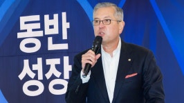 직영 서비스센터 폐지로 철수설 돌던 GM… 최근 이런 행사 진행했다 | 위키트리 직영 서비스센터 폐지로 철수설 돌던 GM… 최근 이런 행사... 