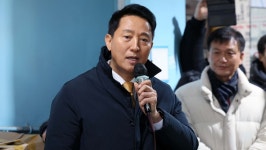 무주서 SUV 차량 도로 이탈해 10m 아래로 굴러…2명 사상 | 위키트리 무주서 SUV 차량 도로 이탈해 10m 아래로 굴러…2명 사상