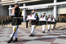 또 해병대…후임에게 가혹행위 저지른 선임, 고작 벌금 100만 원 | 위키트리 또 해병대…후임에게 가혹행위 저지른 선임, 고작 벌금 100만 원