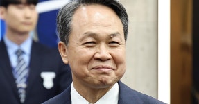 국민연금공단 직원들이 짧은 치마 입고 엘리베이터 앞에서 한 일 | 위키트리 국민연금공단 직원들이 짧은 치마 입고 엘리베이터 앞에서 한 일