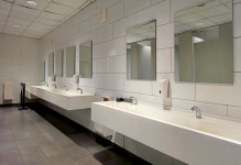 화장실 거울에 이것 한번만 문질러보세요…한 달 내내 김 서림 걱정 없이 환하게 보입니다 | 위키트리 화장실 거울에 이것 한번만 문질러보세요... 