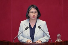 이 대통령, 성평등가족부 장관 후보로 37세 용혜인 지명 | 위키트리 이 대통령, 성평등가족부 장관 후보로 37세 용혜인 지명 