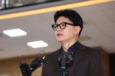 “그 사람이랑 되게 친해요”... 한동훈 또 '폭탄 녹취록' 공개 | 위키트리 “그 사람이랑 되게 친해요”... 한동훈 또 '폭탄 녹취록' 공개