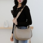 프롬헤븐 [당일발송]프롬헤븐 포라스 반달모양 데일리 여성 숄더백