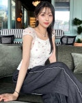미미글로우 [ 러블리 빈티지 룩 🌹] 건물 사이에 피어난 장미 블라우스 ( 시스루 / 쉬폰 / 셔링 / 민소매 / 레이스 / 레이어드 ) 2colors
