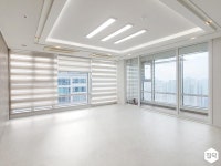 인테리어가 쉬워지는 방법, 집닥 필름 시공으로 빛바랜 흔적을 지운 40평형대 인테리어