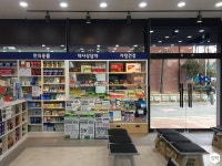 서울 강동구 명일동  높은 층고 효율적으로 활용한 약국 인테리어 인테리어 비교견적 중개 플랫폼 집닥 높은 층고 효율적으로 활용한 약국 인테리어