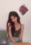 츄(chuu) | 기브 미 모어 sleeveless 츄 chuu