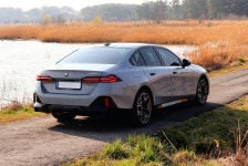 탄소중립에 대한 BMW의 중재안, BMW 5시리즈 530e M Sport 플러그인 하이브리드 장기 시승기 : 엔카 미디어 탄소중립에 대한 BMW의... 
