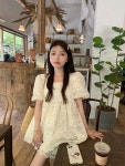 클로디 러블리 레이스 퍼프소매 펀칭 A라인 블라우스 + 물결 레이스 펀칭 자수 반바지 SET