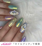 ビジュー/オーロラ/ミラー - S.JEWELのネイルデザイン[No.7998411]｜ネイルブック