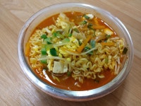야식으로 라면만든 어때? - 자유게시판 - 코인판