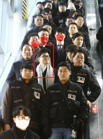 세상 다 가진듯한 한동훈 표정 - 정치/시사 - 코인판