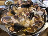 三姓穴ヘムルタン 本店｜新済州(済州島)のグルメ・レストラン｜韓国旅行「コネスト」 三姓穴ヘムルタン 本店｜新済州(済州島)のグルメ... 