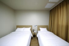 서귀포시지역 호텔 목록입니다. (2024-07-18~2024-07-19, 1박, 2인) 서귀포시지역 호텔 목록입니다.