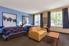 The Rustic Oasis In Downtown Concord 2br/1bth, 콩코드 (2025-01-04~2025-01-05, 1박, 2인) The Rustic Oasis In Downtown Concord 2br... 
