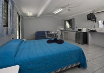 Modern meets Tropical in this Free-standing Home, 파라마타 파크 (2024-07-01~2024-07-02, 1박, 2인) Modern meets Tropical in this... 