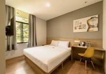 자카르타 호텔 옐로우 비 타나 아방 - 스카이스캐너