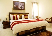 사우스 델리 호텔 게스트 룸에서의 방 - Maplewood 게스트 하우스, Neeti Bagh, 뉴 델리. 이곳은 부티크 게스트 하우스 - 방 2 - 스카이스캐너