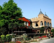 Pai-hu-hsin-cheng 최저가 호텔 및 숙소 간편예약 | 스카이스캐너