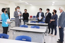 (9.3) 부산광역시영재교육진흥원 현장방문 : (전체) 의정활동 > 현장활동사진 | 부산시의회