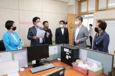 (9.3) 부산광역시영재교육진흥원 현장방문 : (전체) 의정활동 > 현장활동사진 | 부산시의회