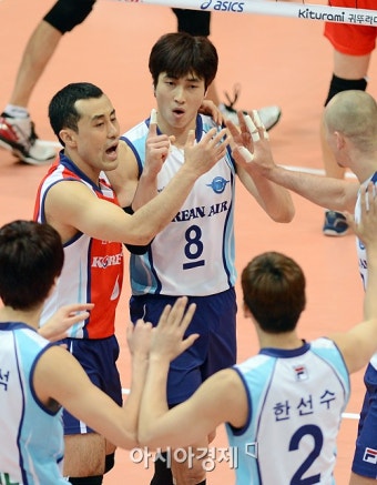 [포토] 김학민 '내가 올스타 팬투표 1위야!' - 아시아경제 [포토] 김학민 '내가 올스타 팬투표 1위야!'