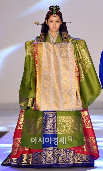 [포토]'포미닛' 허가윤, 기품이 느껴져~ - 아시아경제