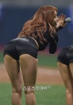[포토] 베스티 유지, 시선둘 곳 없는 파격 댄스 - 아시아경제