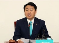 김관영 “신재민 폭로 ‘정치공방’ 아냐…일하는 국회 주장하던 민주당 어디 갔나” - 아시아경제 김관영 “신재민 폭로 ‘정치공방’ 아냐... 