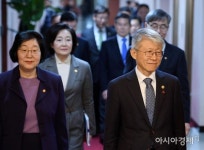 [포토] 국무회의191230청사15.jpg - 아시아경제