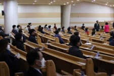 [포토]코로나19 불안감 속 마스크 주말 예배 - 아시아경제 [포토]코로나19 불안감 속 마스크 주말 예배