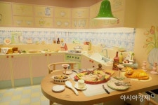 젠틀 홈, 젠틀몬스터X제니 동화 속 인형의 집으로(영상)