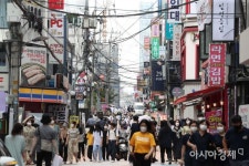 [포토]북적이는 강남역 먹자골목 - 아시아경제 [포토]북적이는 강남역 먹자골목  - 아시아경제
