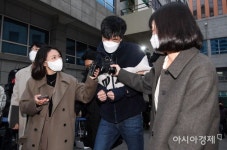 [포토] '스토킹 살인' 김병찬, 보복살인 혐의로 검찰 송치 - 아시아경제
