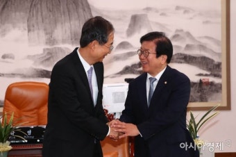 [포토] 국회 찾은 한덕수 신임 국무총리 - 아시아경제 [포토] 국회 찾은 한덕수 신임 국무총리