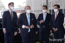 [포토] 김승연 회장, 창업자 김종희 선대회장 탄생 100주년 기념식 참석 - 아시아경제